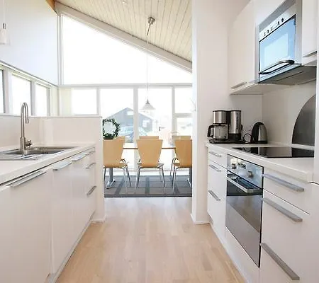 Three-bedroom Holiday In 34 Сasa de vacaciones *