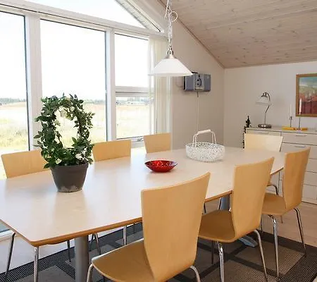 Three-bedroom Holiday In 34 * Brovst
