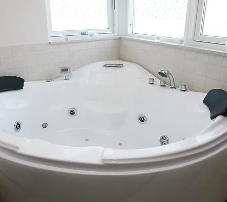 Three-bedroom Holiday In 34 Brovst